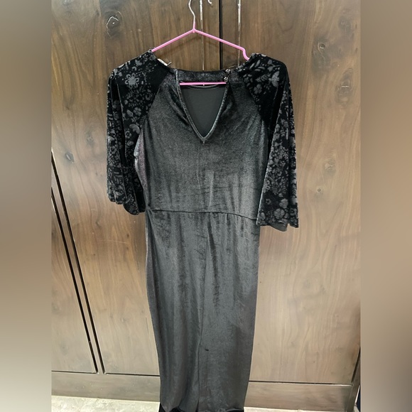Never worn black velvet maxi dress from AND - Picture 5 of 6